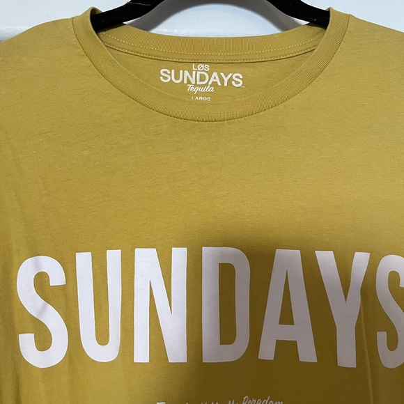 Los Sundays Men’s tee, size large, mustard yellow. - Picture 2 of 2